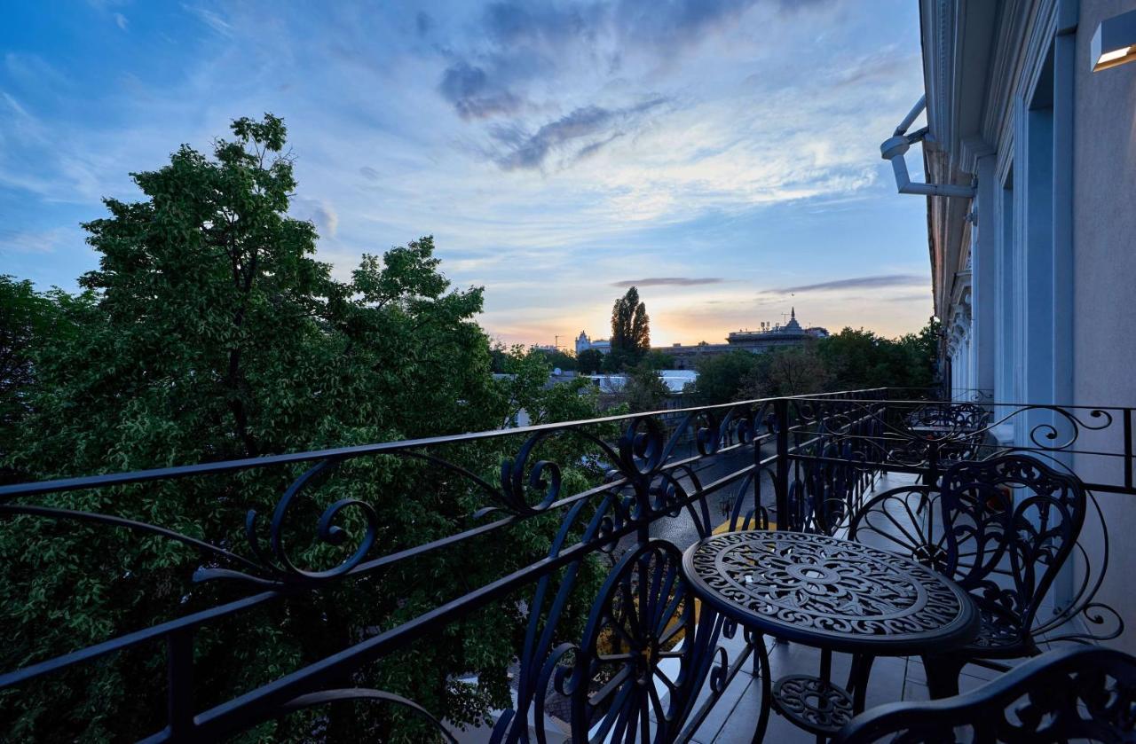 Hotel Radisson Centre 4*